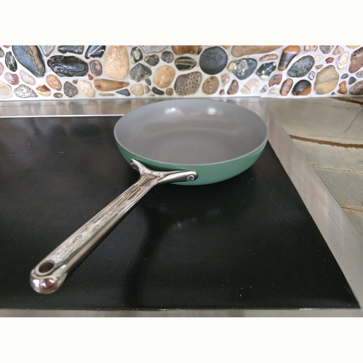 Nice pan