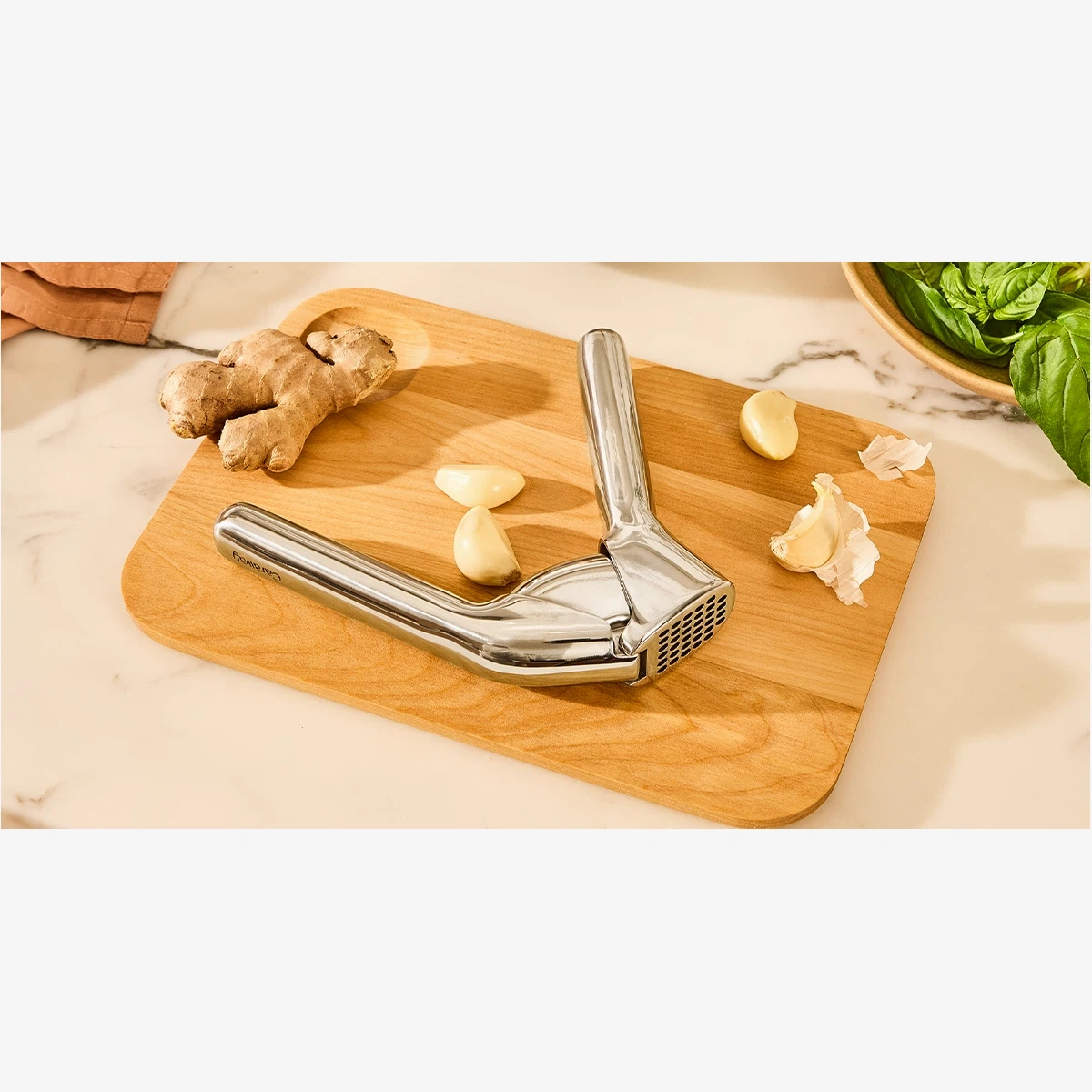 caraway-stainless-steel-garlic-press-non-toxic-ergonomic-garlic-crusher-mincer-e image 1