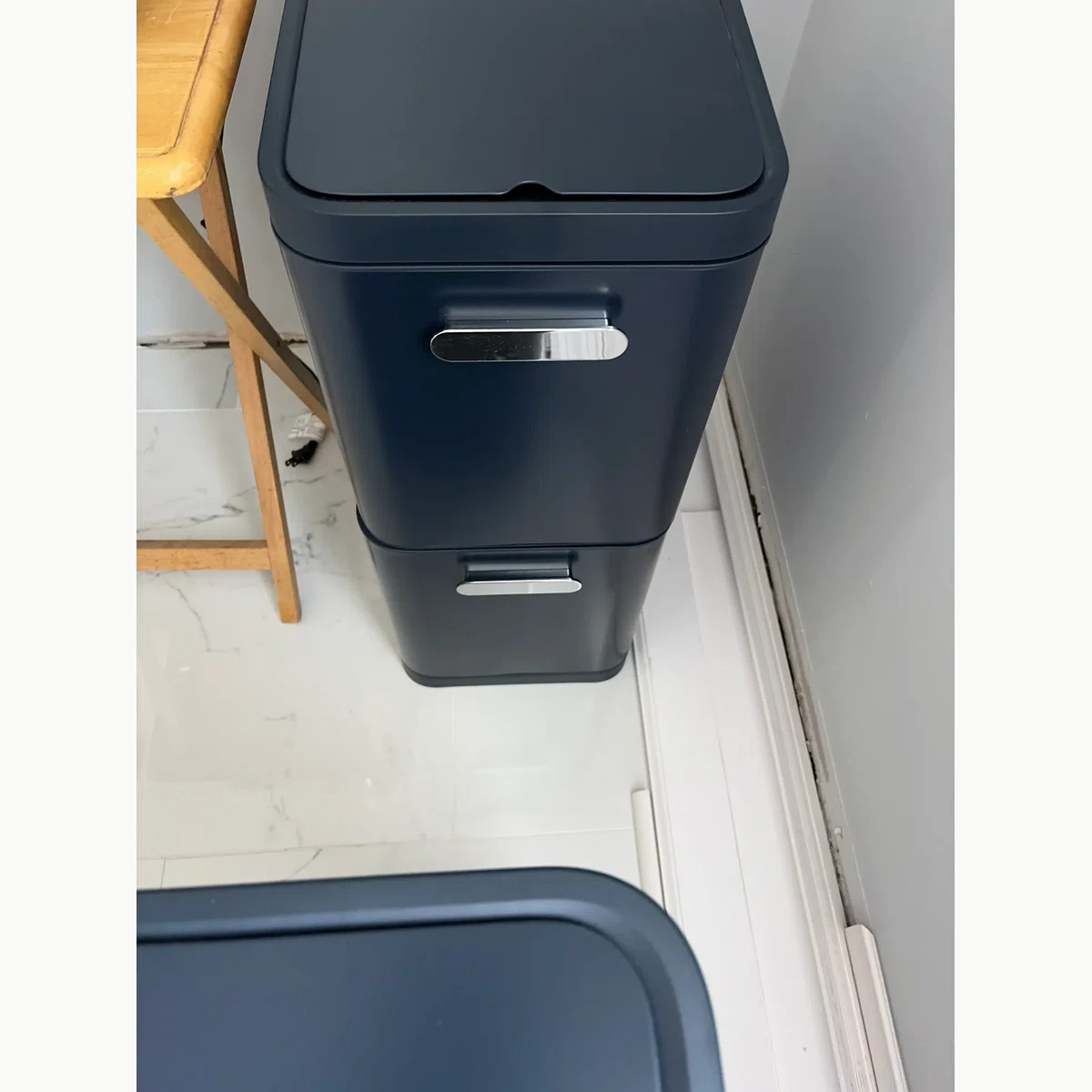 Solid bin