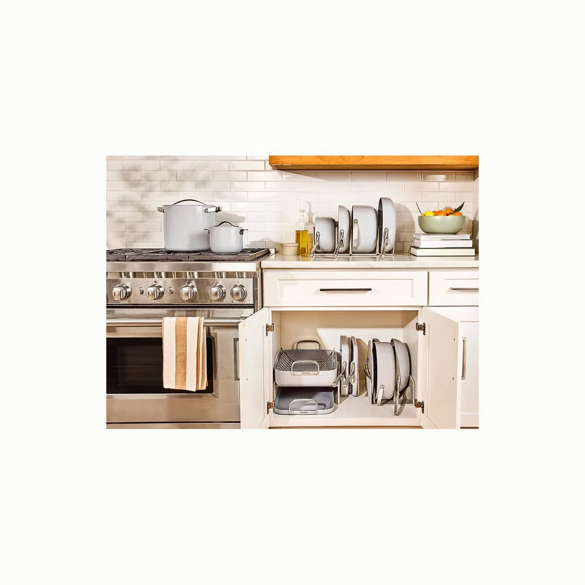 caraway-sizzle-serve-bundle-ceramic-fry-pan-mini-fry-pan-fsc-certified-wood-uten image 4