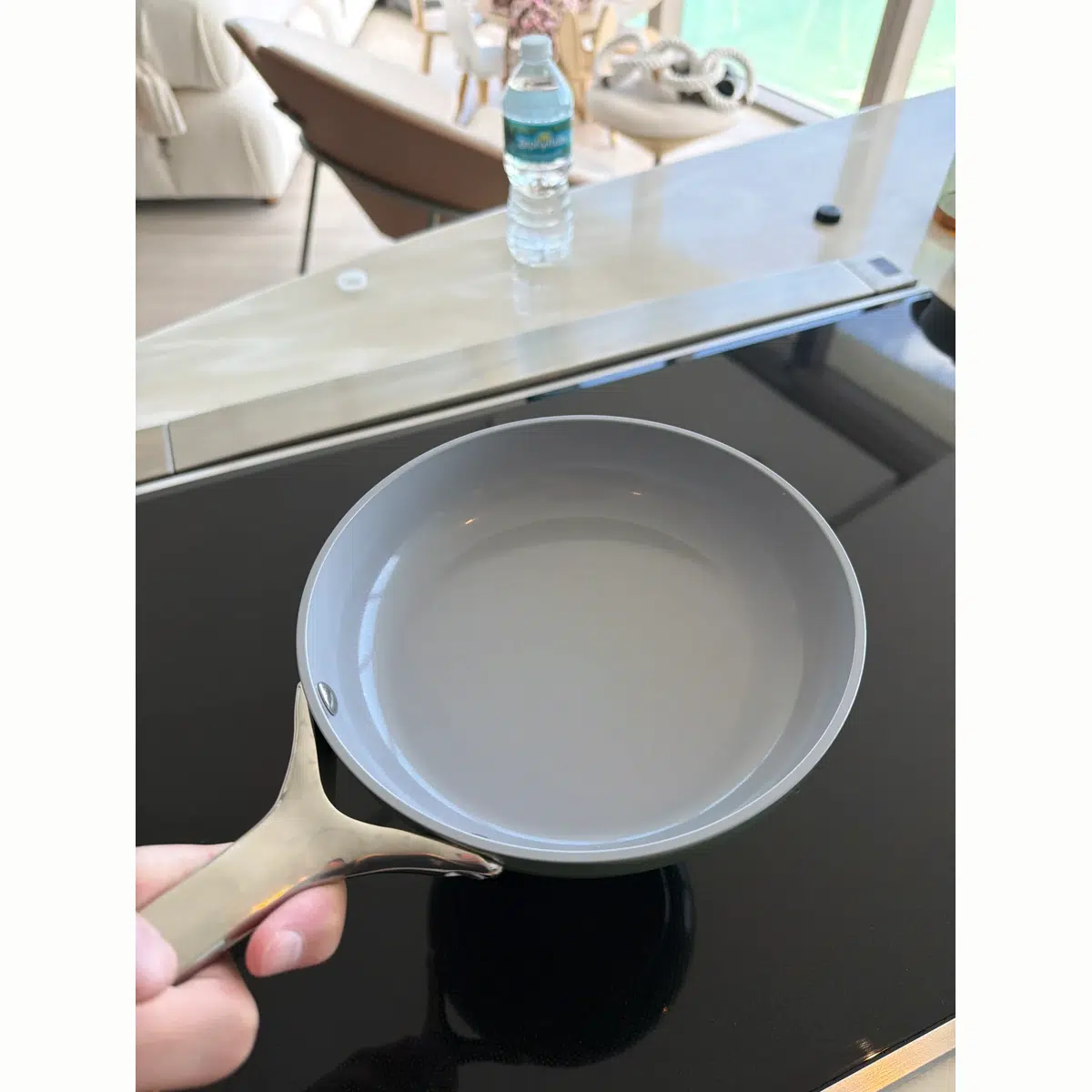 Eggs slide off